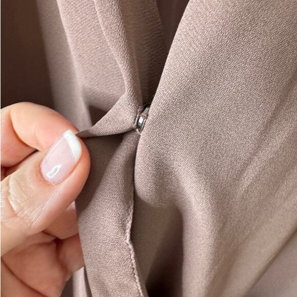 NWOT Torrid Plus 2X Deep Taupe Long Sleeve Georgette Surplice Blouse - Picture 6 of 11